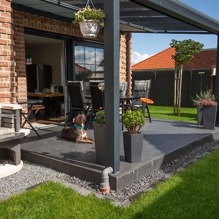 Villa Haus Friesenkuss Mit Hund Schillig Exterior foto